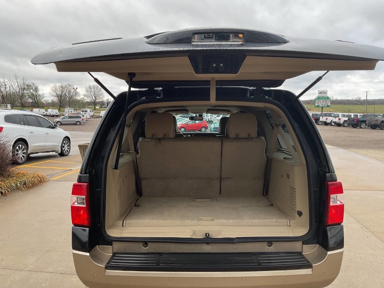 Used 2014 Ford Expedition EL XLT w/ Equipment Group 202A image 11