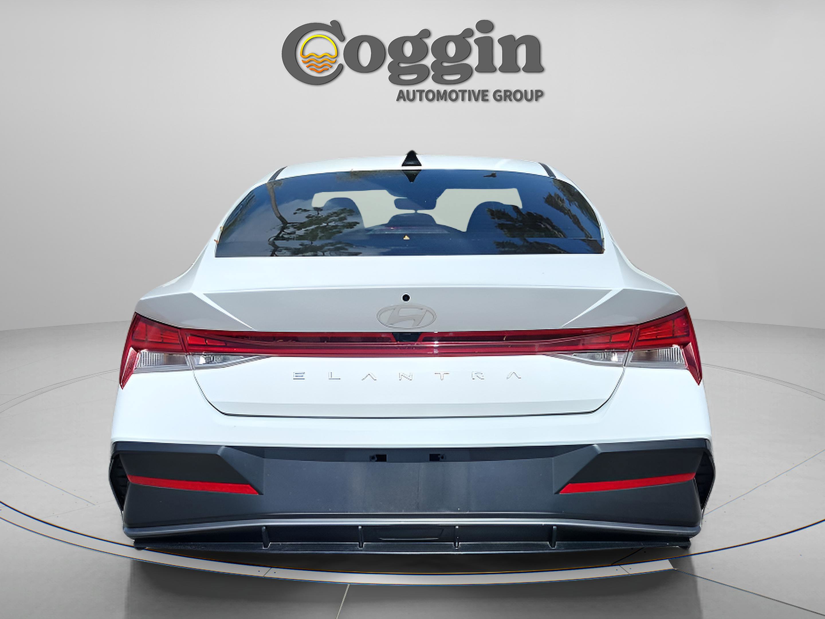 Certified 2024 Hyundai Elantra SEL w/ Convenience Package image 5