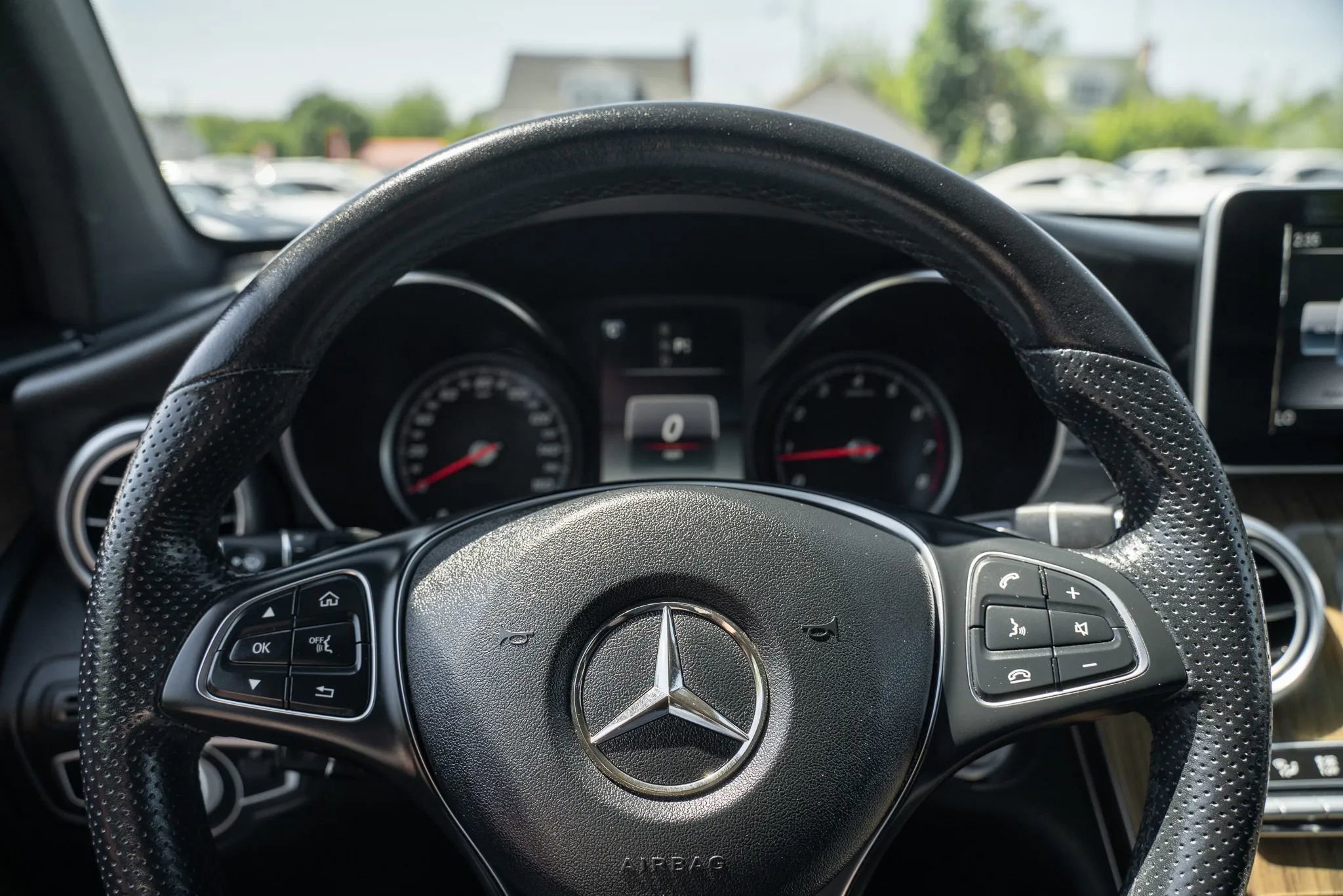 Used 2019 Mercedes-Benz GLC 300 4MATIC image 18