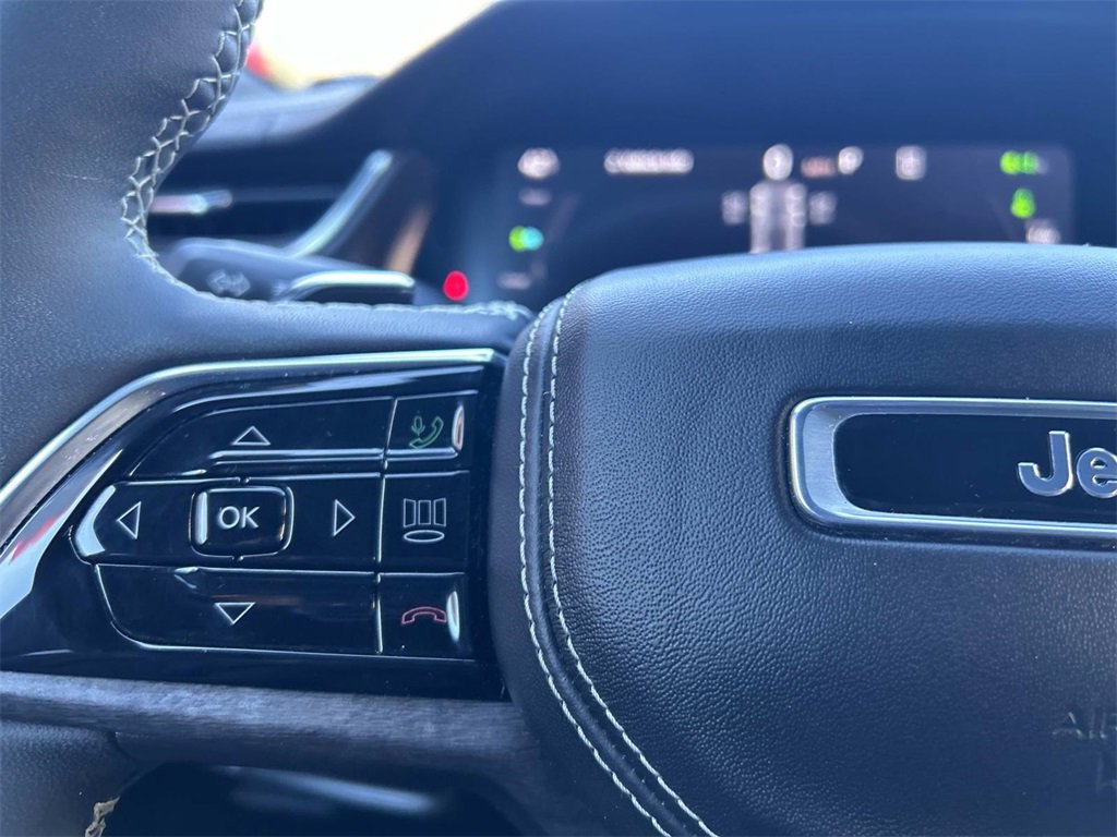 Used 2023 Jeep Grand Cherokee Overland image 26