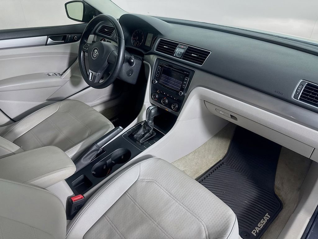 Used 2015 Volkswagen Passat 1.8T Limited Edition image 35