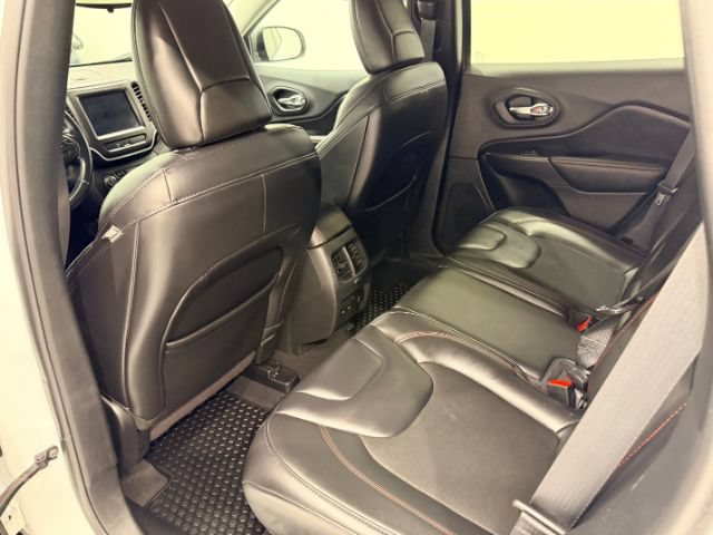 Used 2020 Jeep Cherokee Trailhawk w/ Cold Weather Group AWD/4WD image 20