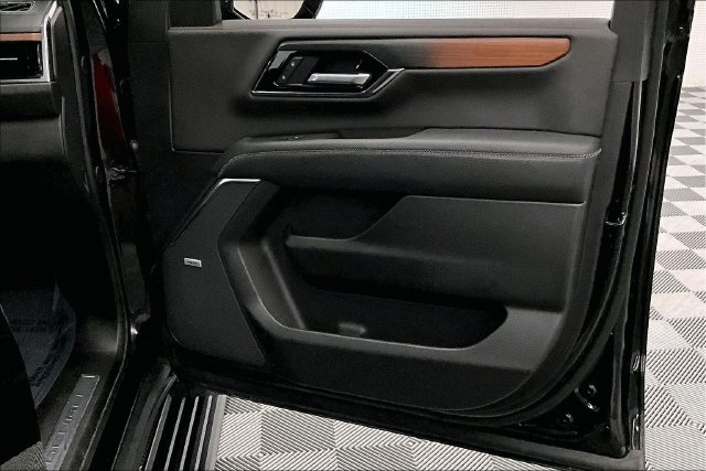 Used 2026 GMC Yukon Denali w/ Sun & Power Step Package AWD/4WD image 22