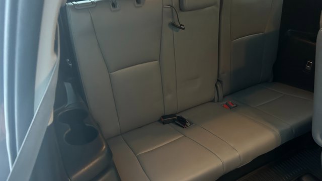Used 2023 Toyota Highlander Limited image 56