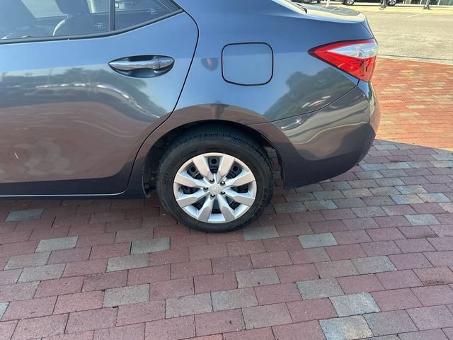 Used 2015 Toyota Corolla LE FWD image 6