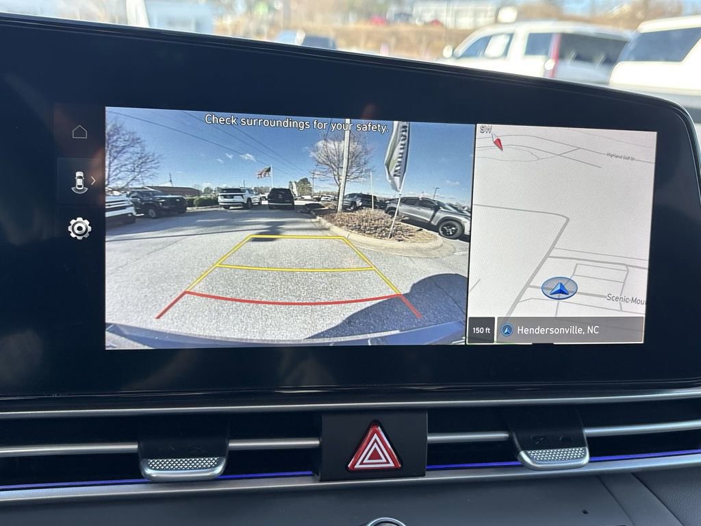 Used 2025 Hyundai Elantra SEL image 18