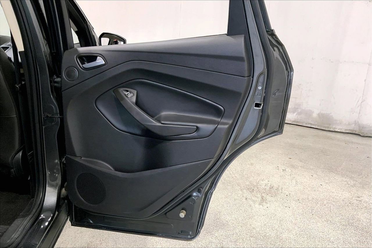 Used 2017 Ford Escape SE w/ SE Leather Comfort Package FWD image 23