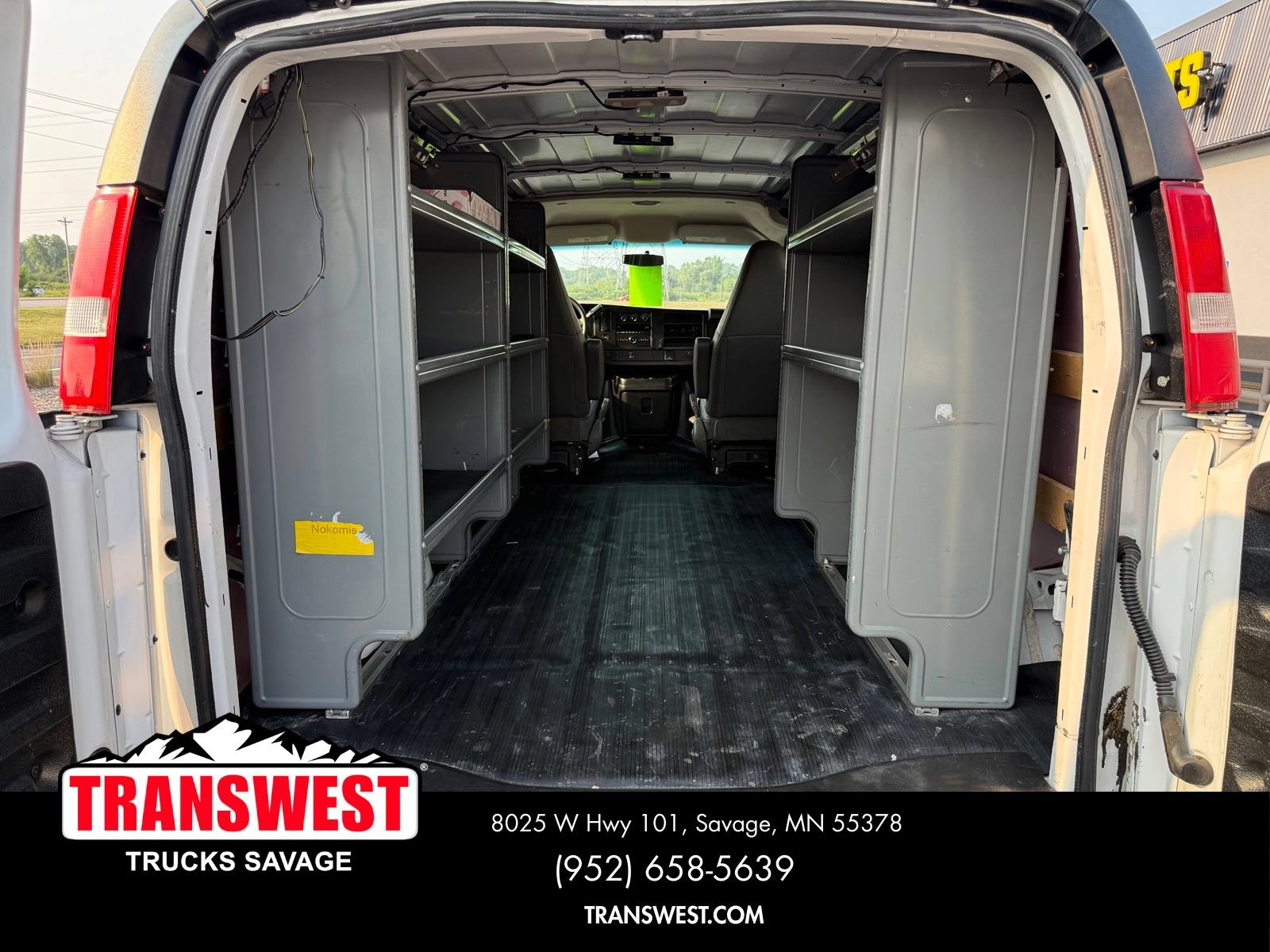 Used 2017 GMC Savana 2500 RWD image 11