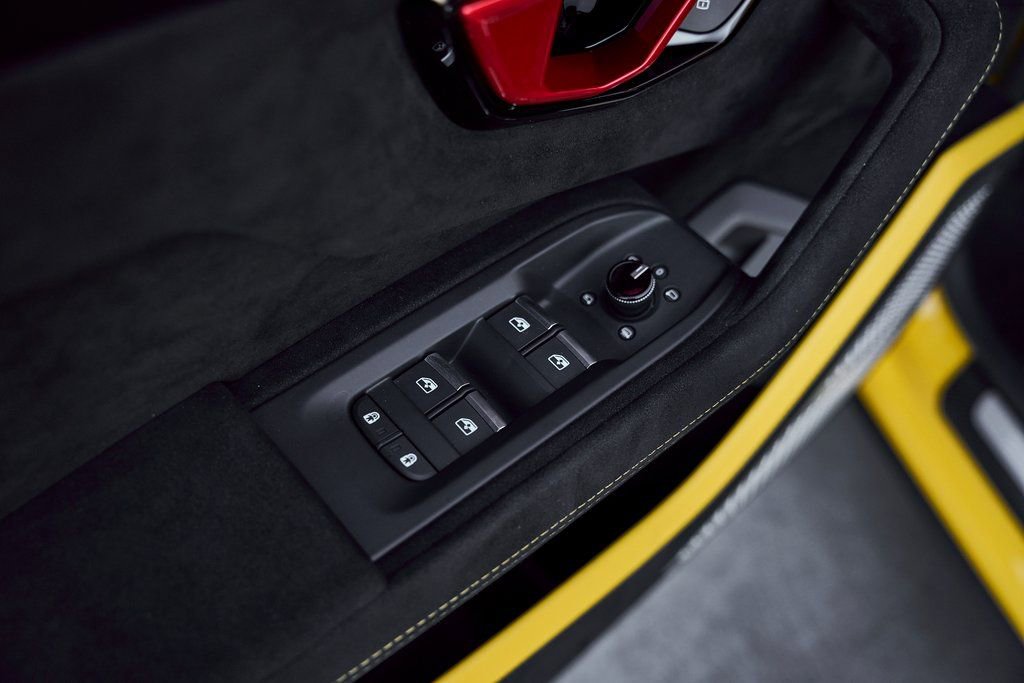 Used 2024 Lamborghini Urus Performante image 35