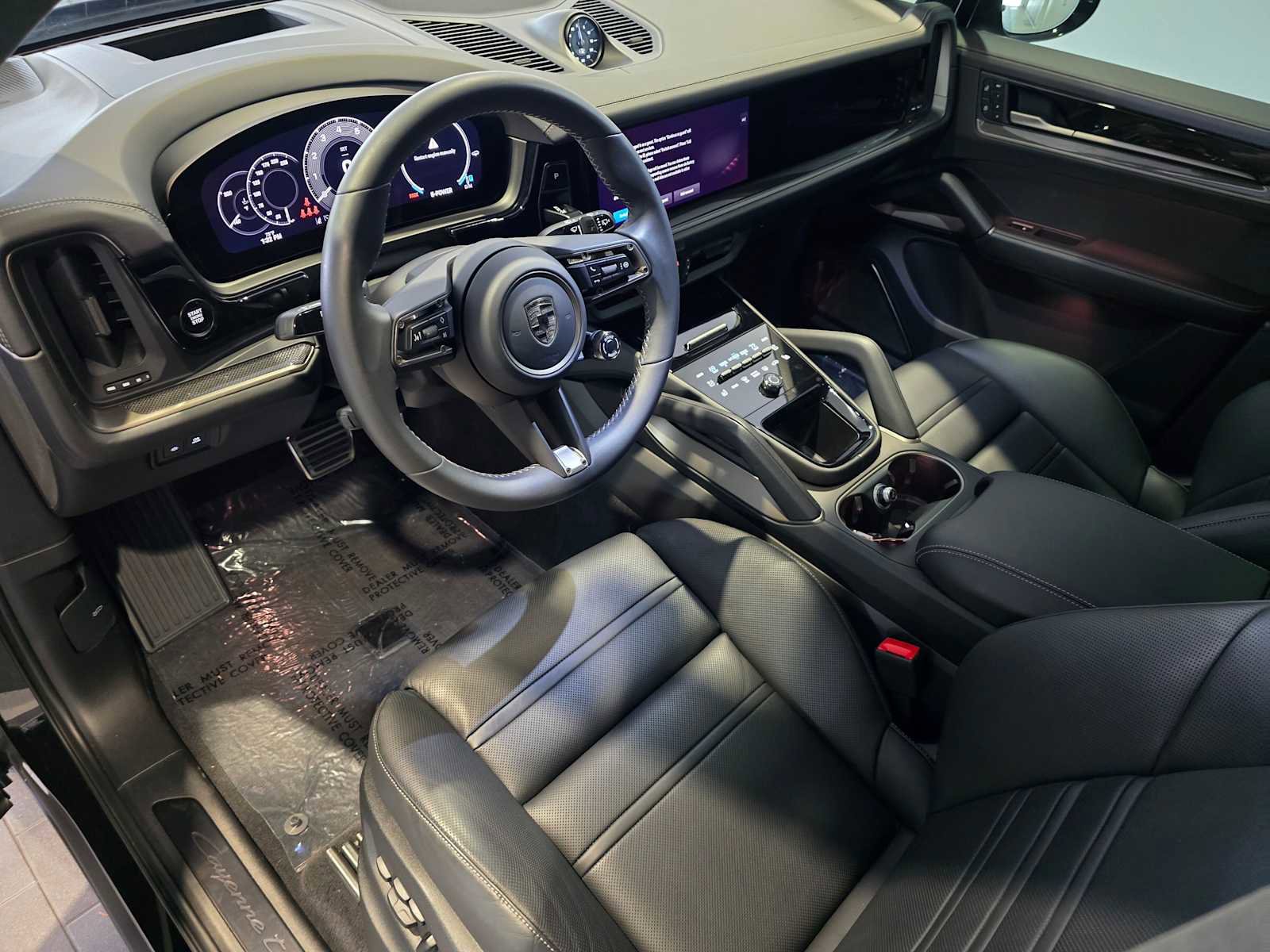 Used 2025 Porsche Cayenne Turbo image 4