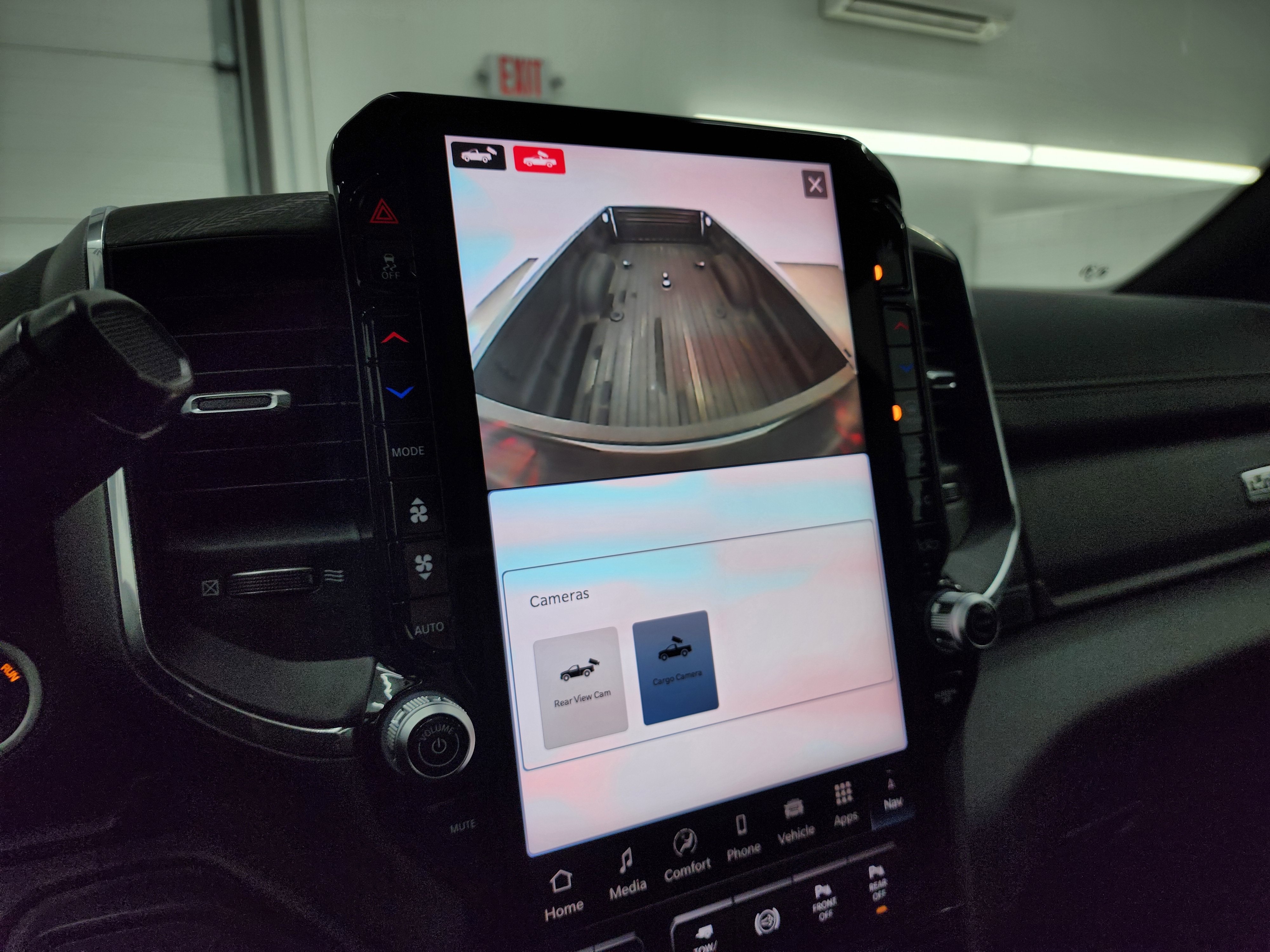 Used 2025 RAM 3500 Laramie image 18