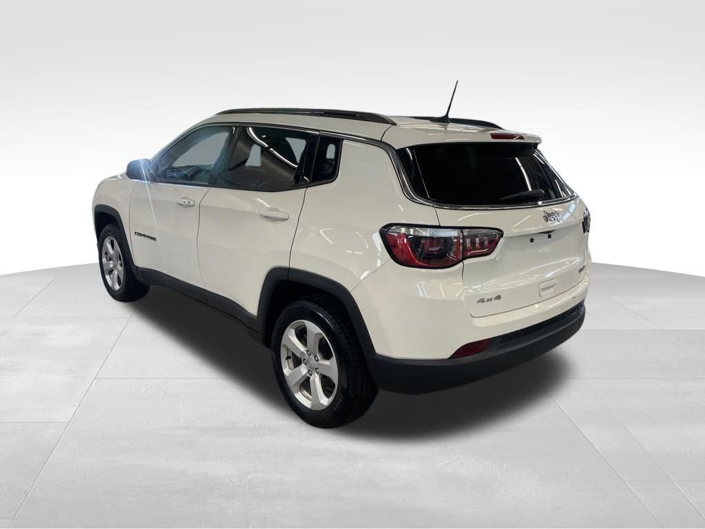Used 2020 Jeep Compass Latitude w/ Cold Weather Group AWD/4WD image 3