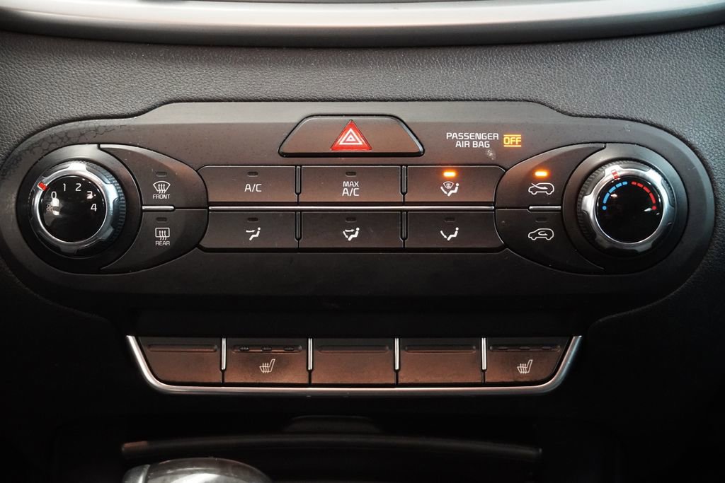 Used 2016 Kia Sorento LX w/ LX Convenience Package image 18