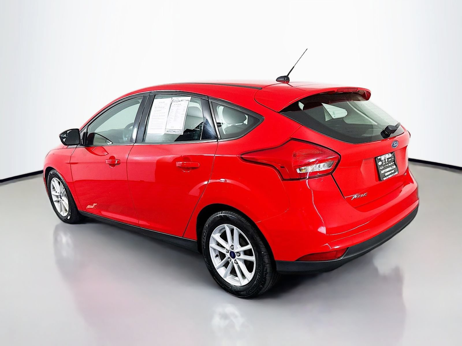 Used 2017 Ford Focus SE FWD image 5
