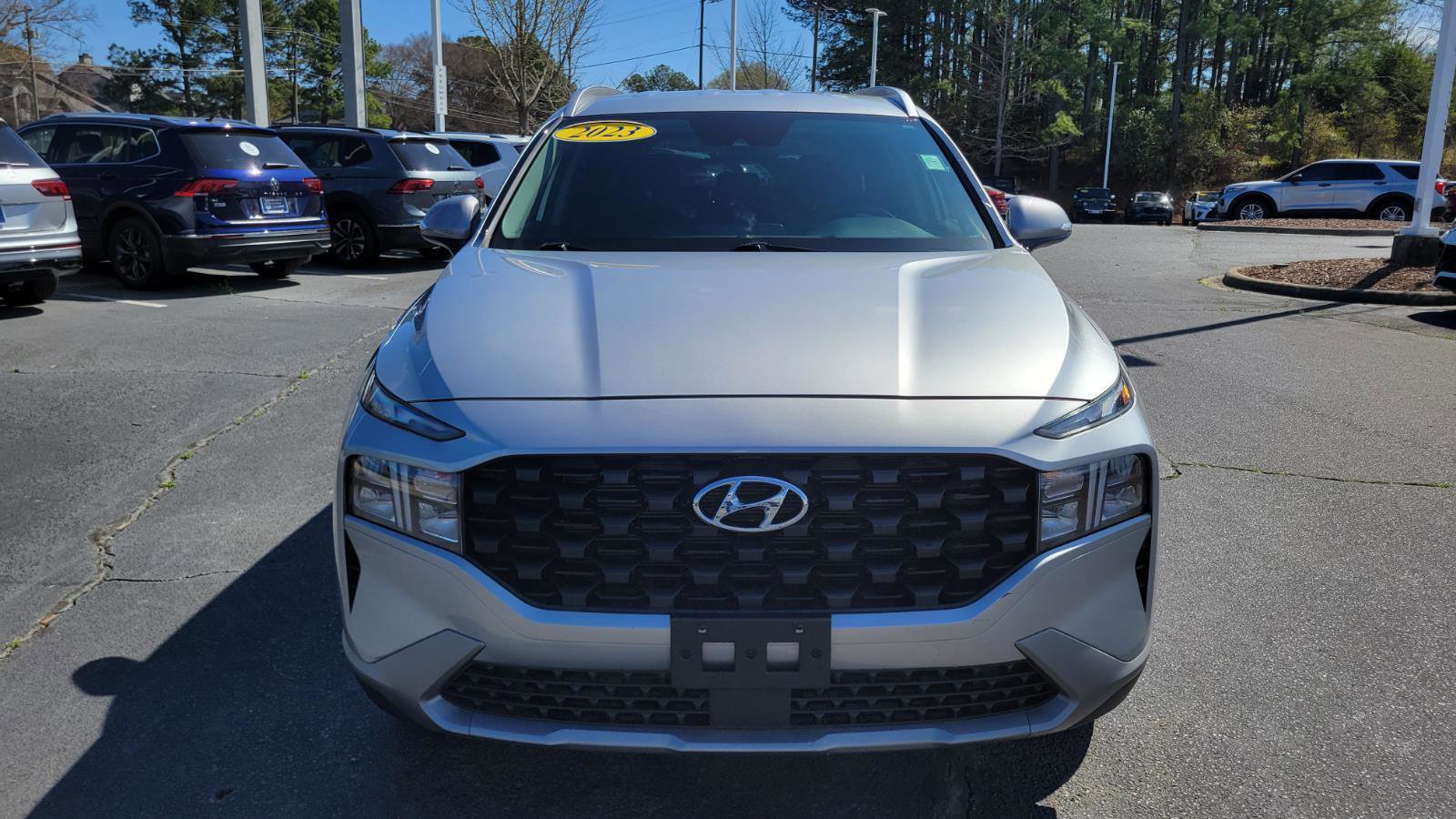 Used 2023 Hyundai Santa Fe SEL w/ Winter Weather Package image 8