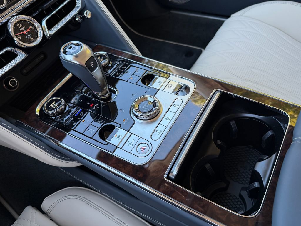 New 2026 Bentley Flying Spur Plug-In Hybrid image 33