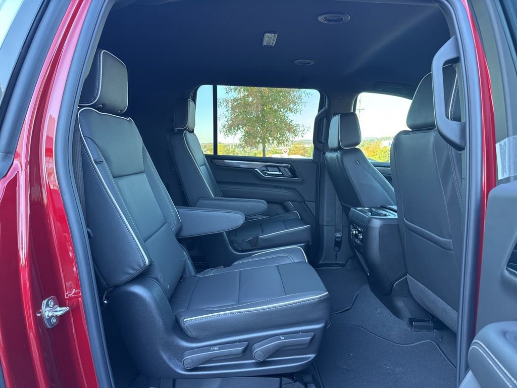 New 2026 GMC Yukon XL Elevation w/ LPO, Elevation Black Package image 25