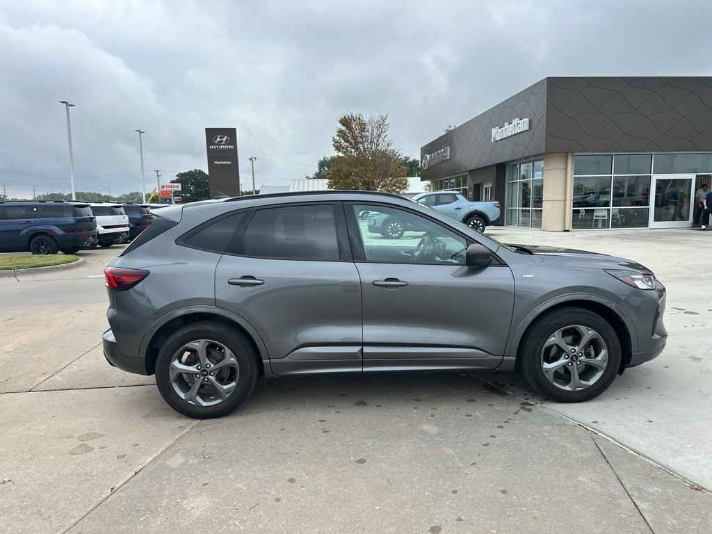 Used 2023 Ford Escape ST-Line w/ Tech Pack #1 AWD/4WD image 12