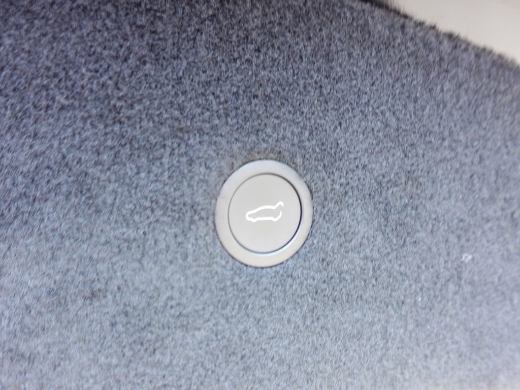 Used 2024 Tesla Model S AWD/4WD image 23