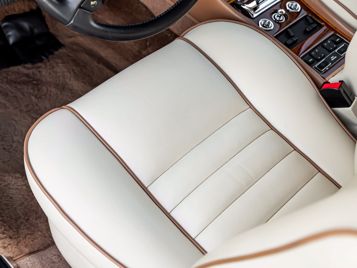 Used 1991 Rolls-Royce Corniche III RWD image 19