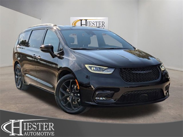 New 2026 Chrysler Pacifica Select image 1