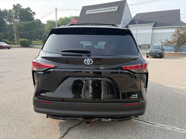 Used 2021 Toyota Sienna XLE w/ XLE Plus Package AWD/4WD image 7