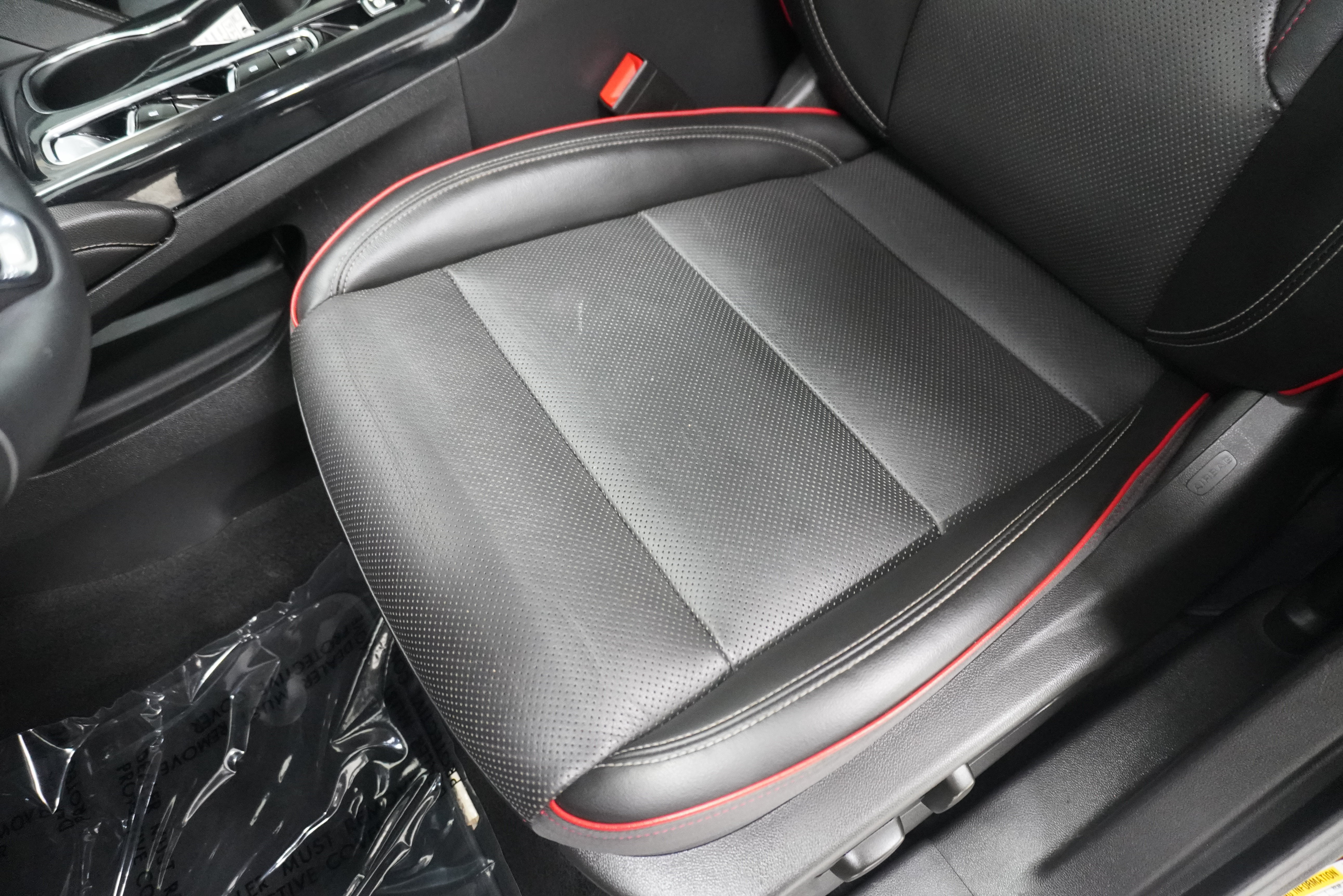 Used 2022 Buick Envision Essence w/ Sport Touring Package FWD image 12