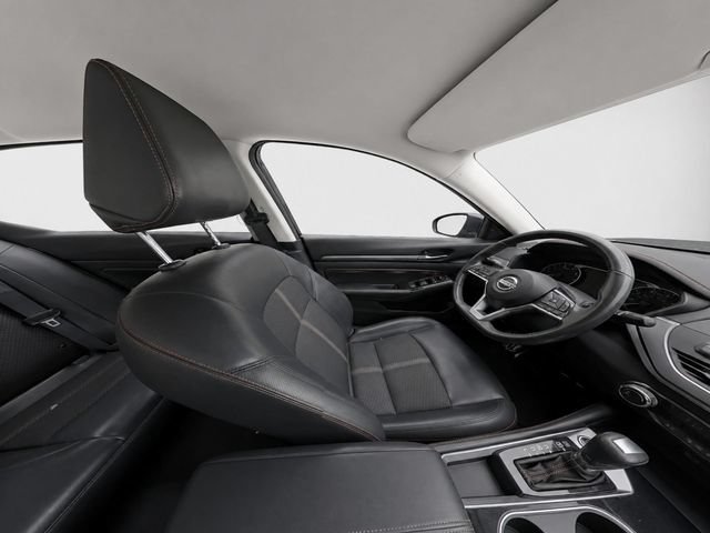 Used 2023 Nissan Altima 2.5 SR FWD image 17