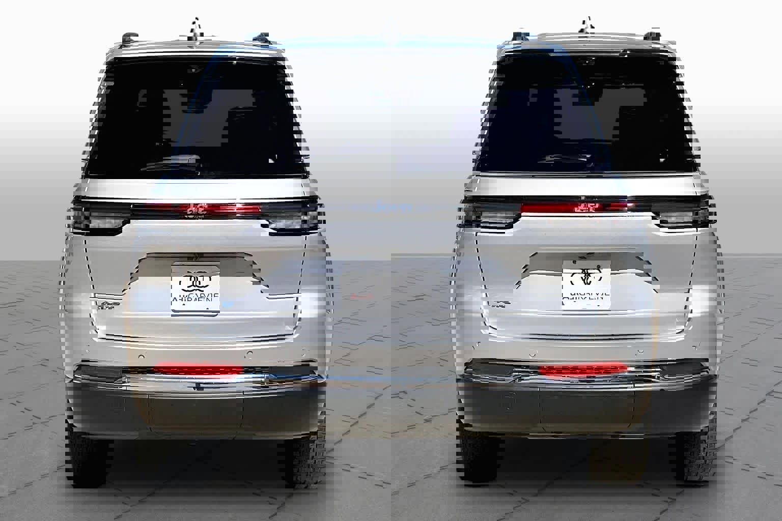 Used 2022 Jeep Grand Cherokee Limited 4xe w/ Luxury Tech Group II image 5