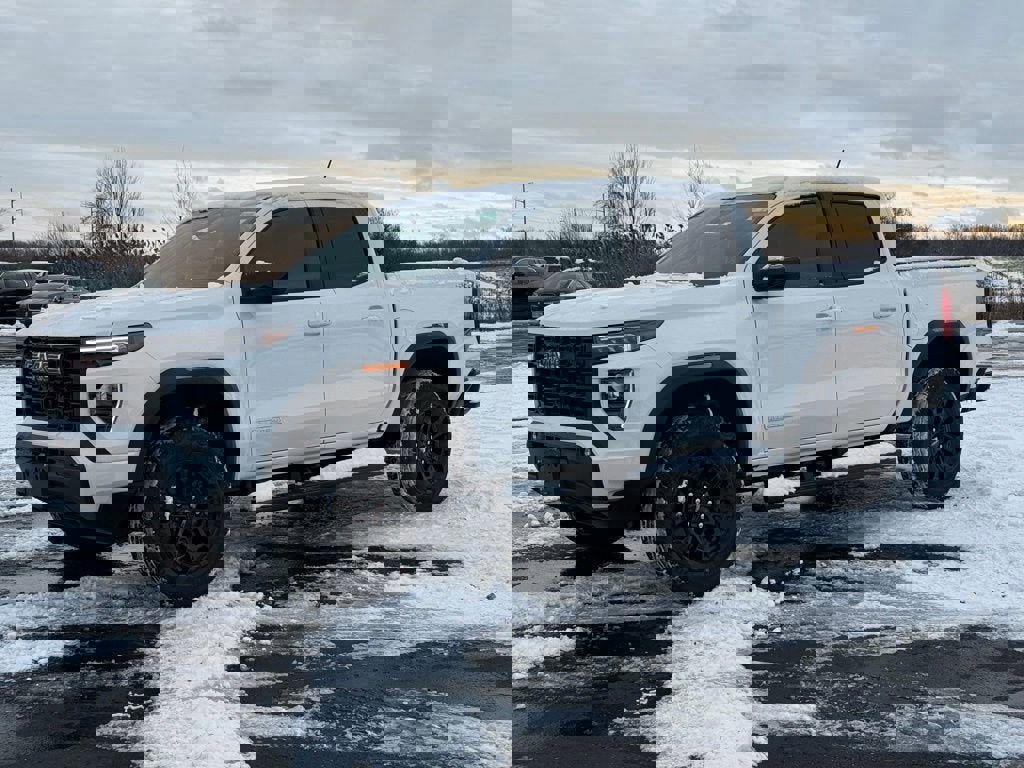 New 2026 GMC Canyon Elevation w/ Convenience Package image 3