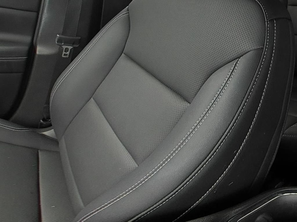 Used 2026 Chevrolet Traverse LT FWD image 15