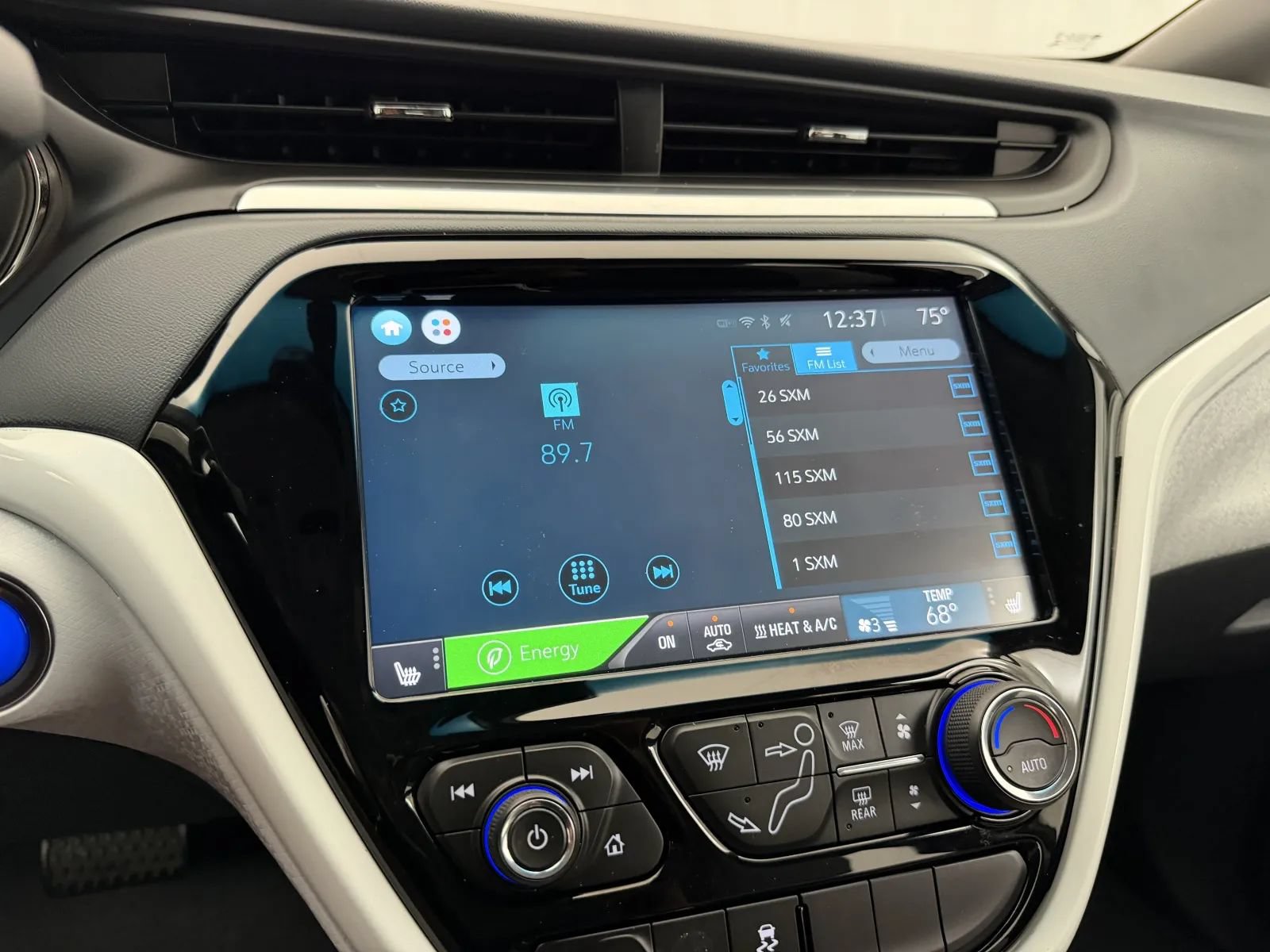 Used 2018 Chevrolet Bolt LT FWD image 12