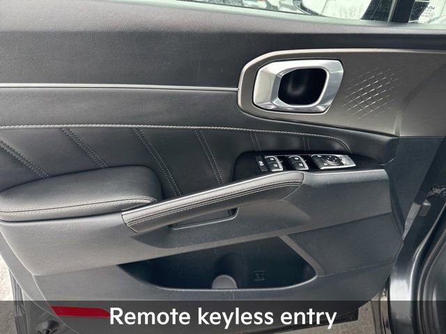 Used 2023 Kia Sorento SX image 18