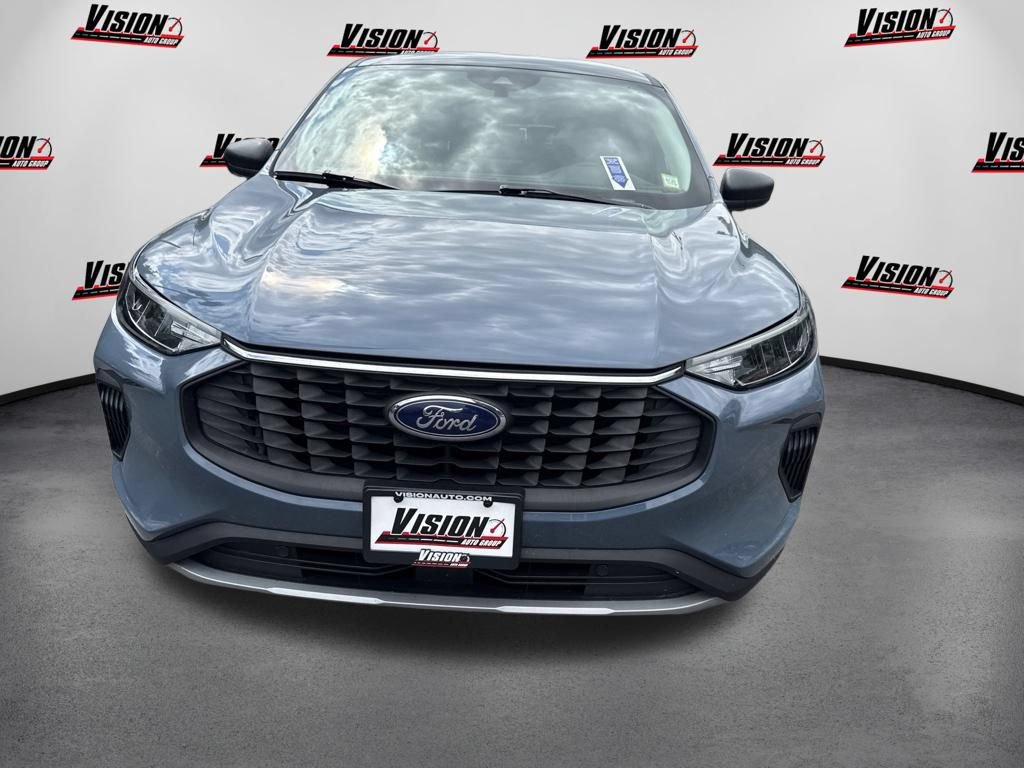 Used 2023 Ford Escape Active AWD/4WD image 2