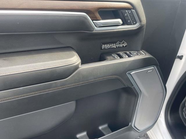 Used 2025 Chevrolet Silverado 1500 High Country w/ Technology Package AWD/4WD image 16