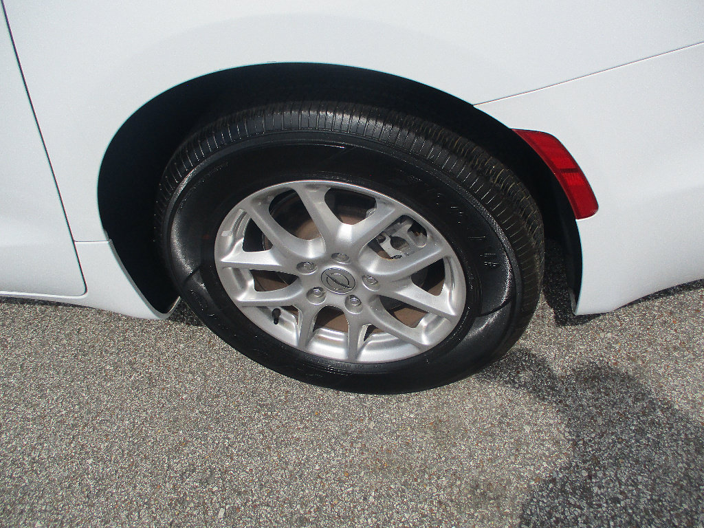 Used 2023 Chrysler Pacifica Touring-L FWD image 23