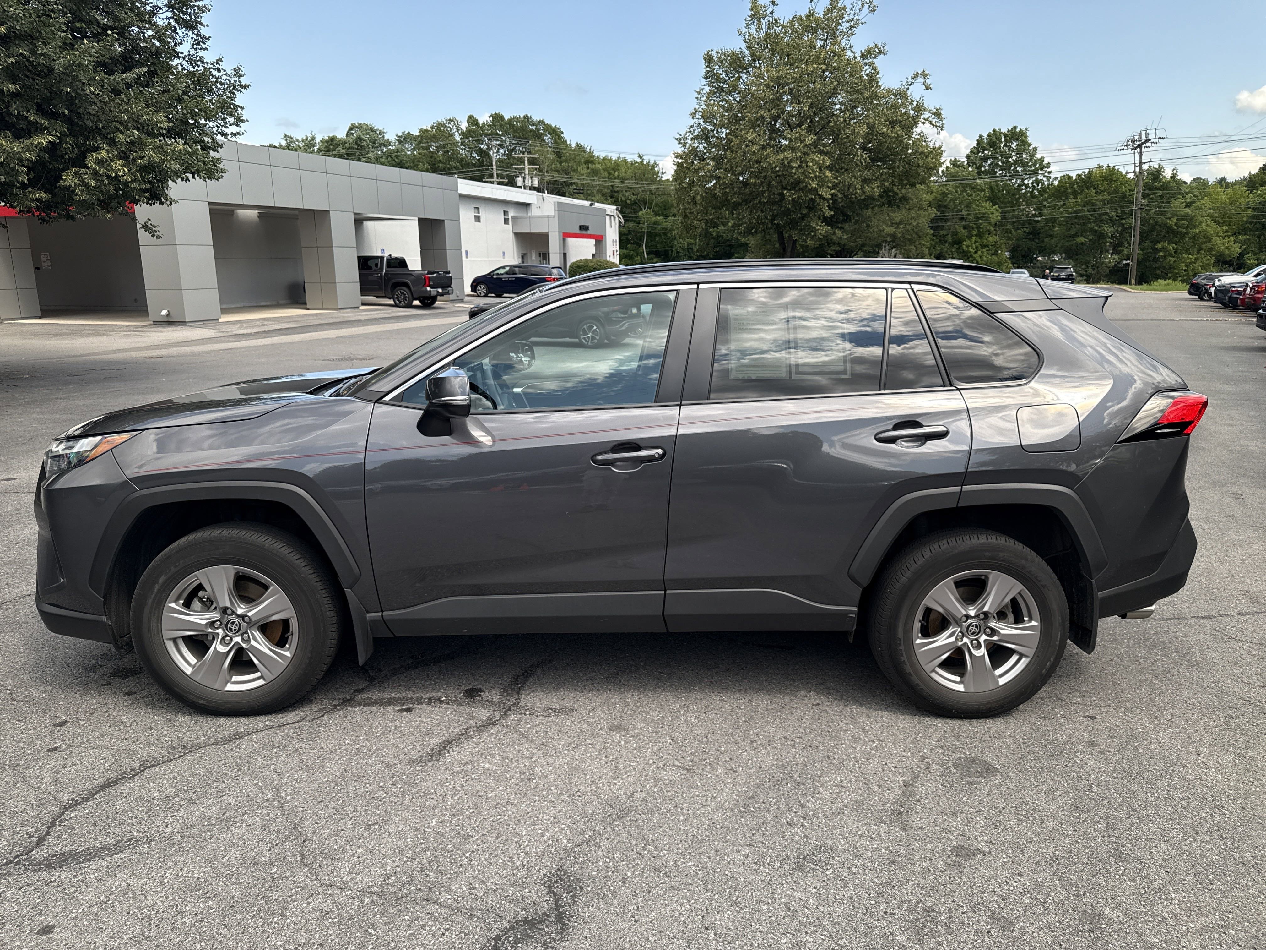 Used 2022 Toyota RAV4 XLE image 6