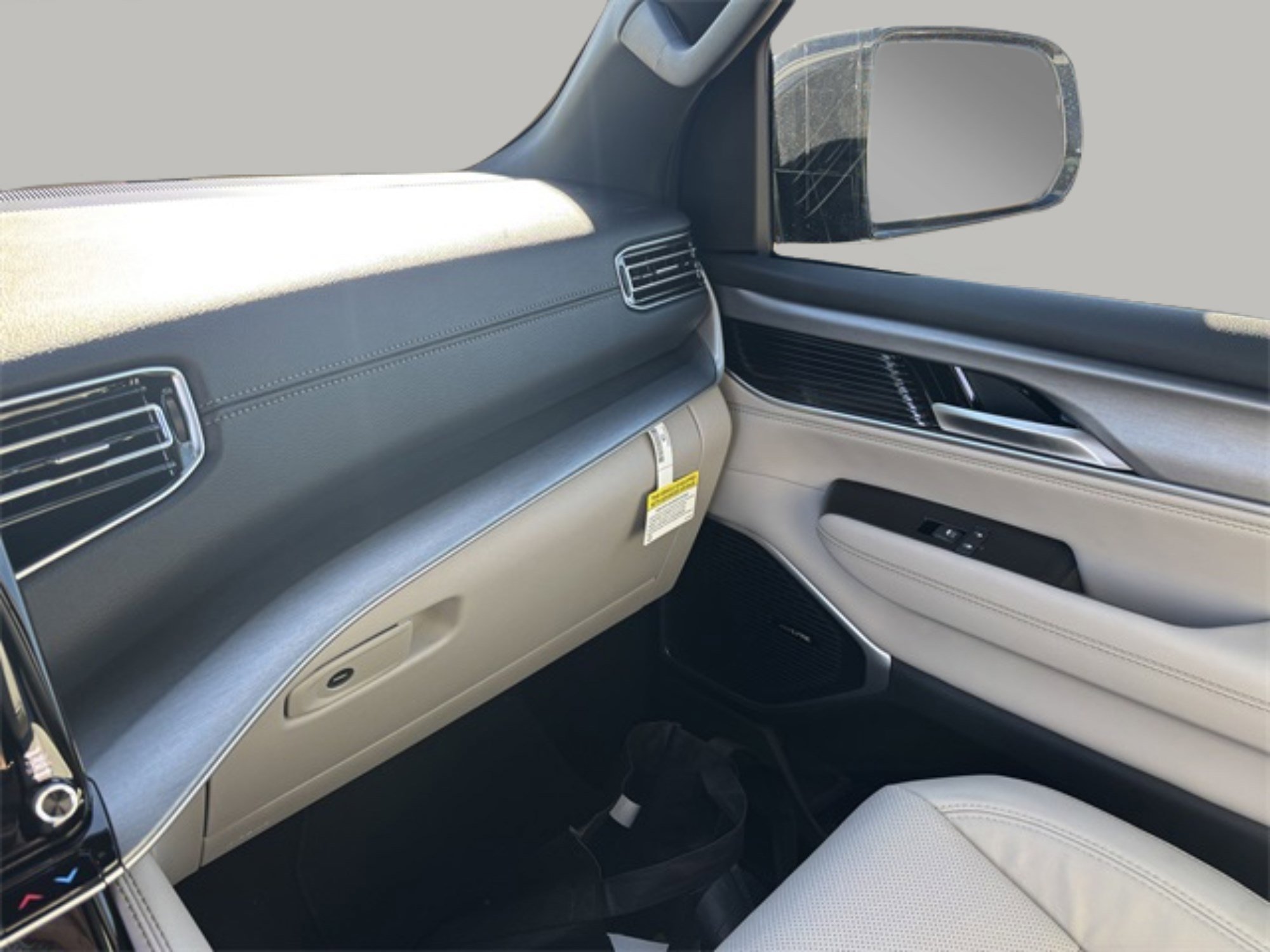 New 2025 Jeep Wagoneer L 2WD image 18