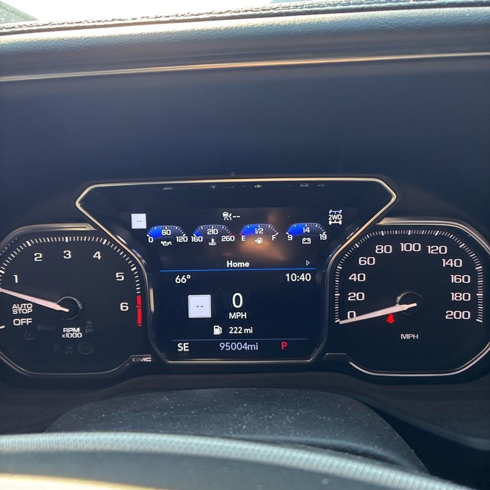 Used 2021 GMC Yukon XL Denali w/ Denali Premium Package image 10