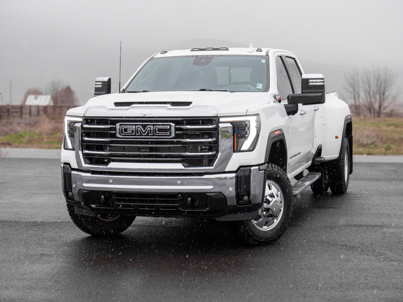 Used 2025 GMC Sierra 3500 SLT w/ SLT Premium Package AWD/4WD image 3