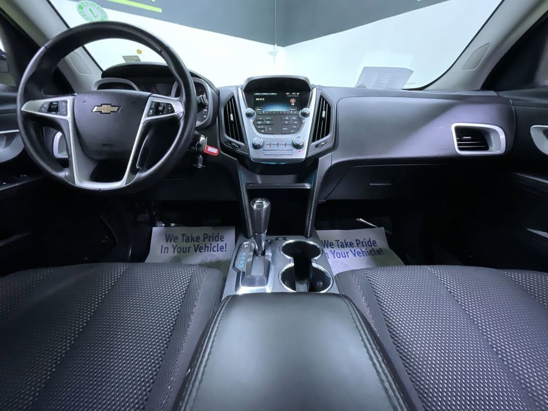 Used 2017 Chevrolet Equinox LT w/ Driver Confidence Package II AWD/4WD image 17