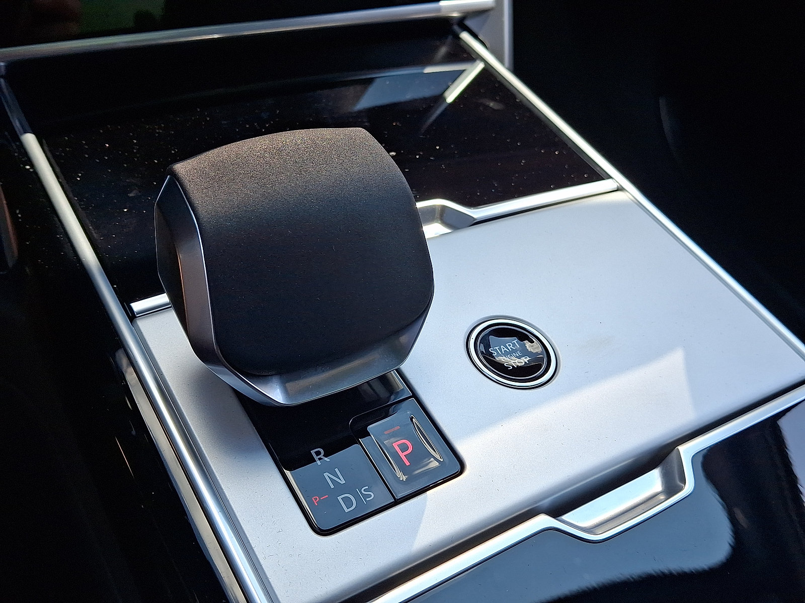 New 2026 Land Rover Range Rover SE AWD/4WD image 10
