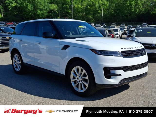 Used 2025 Land Rover Range Rover Sport SE AWD/4WD image 2