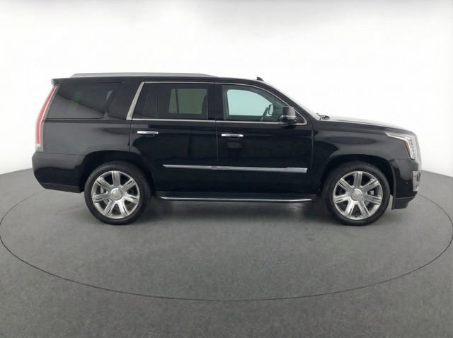 Used 2019 Cadillac Escalade Premium Luxury image 8