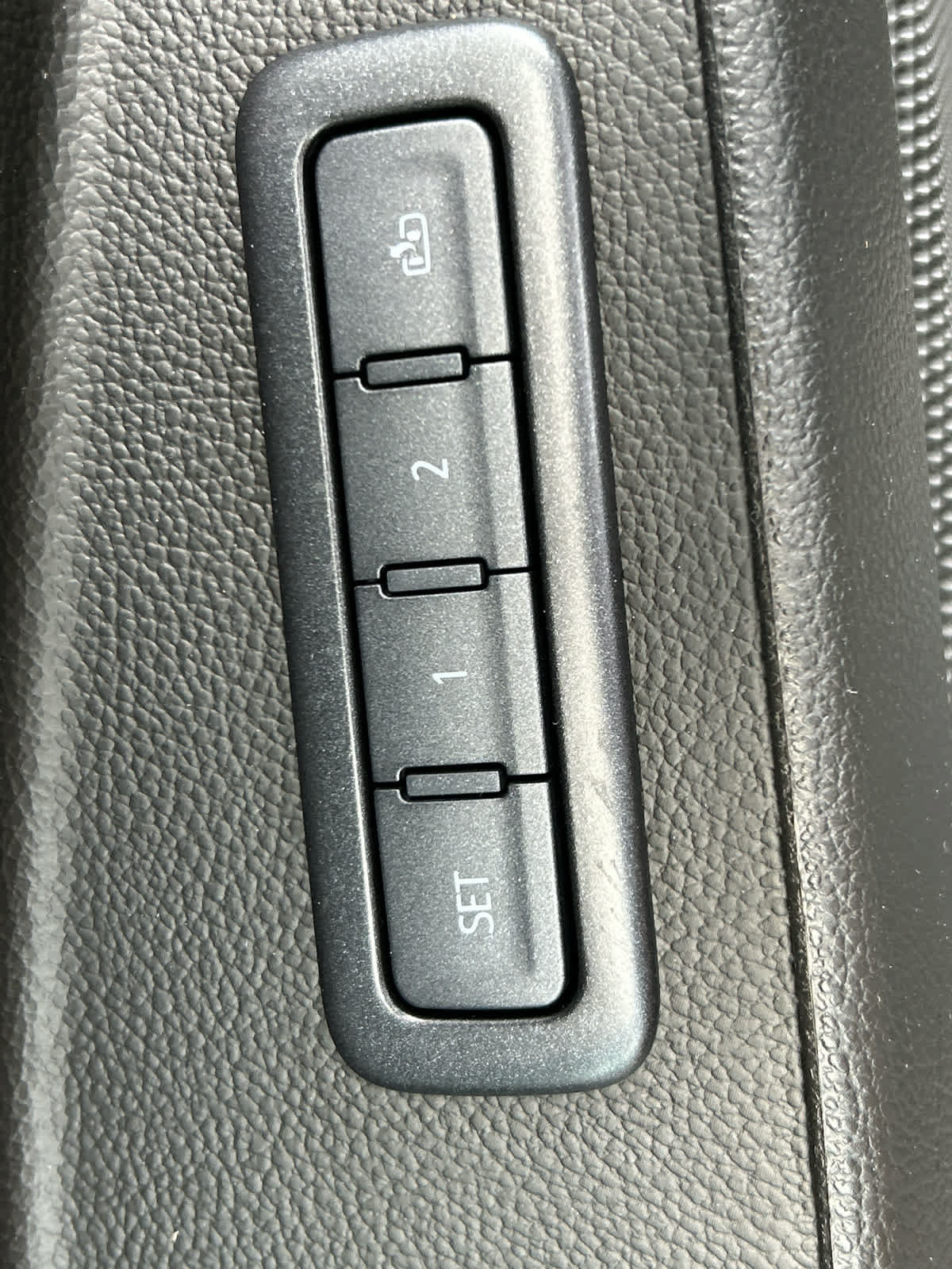 Used 2019 Chevrolet Suburban Premier AWD/4WD image 22