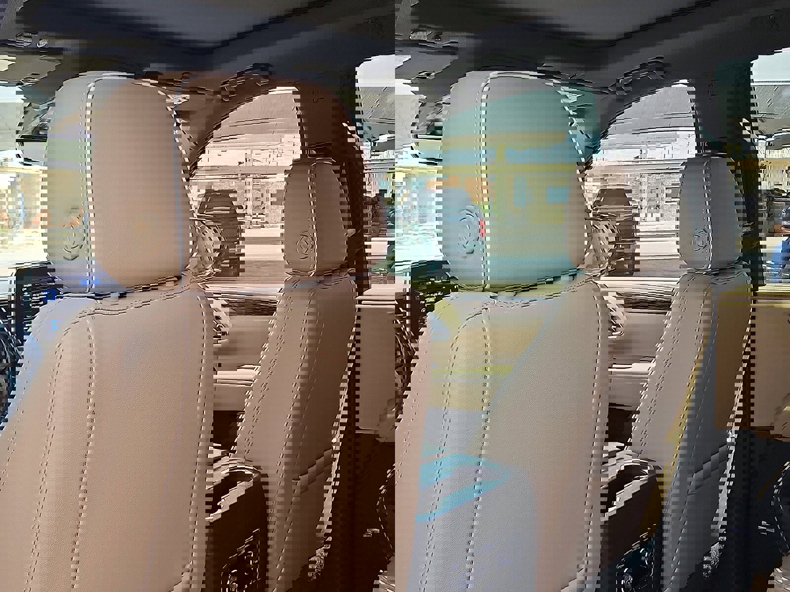 Used 2021 Chevrolet Tahoe Premier w/ Premium Package image 7