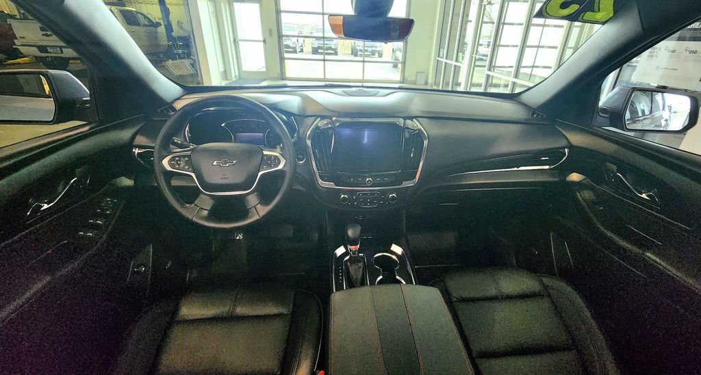 Used 2023 Chevrolet Traverse RS image 24