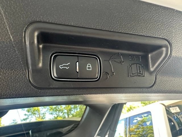 Certified 2021 Ford Explorer XLT w/ Equipment Group 202A RWD image 32