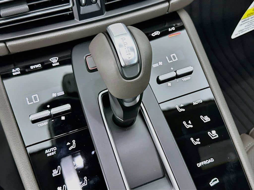 New 2026 Porsche Macan AWD/4WD image 19