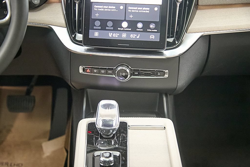 New 2026 Volvo XC90 B6 Plus w/ Protection Package AWD/4WD image 26